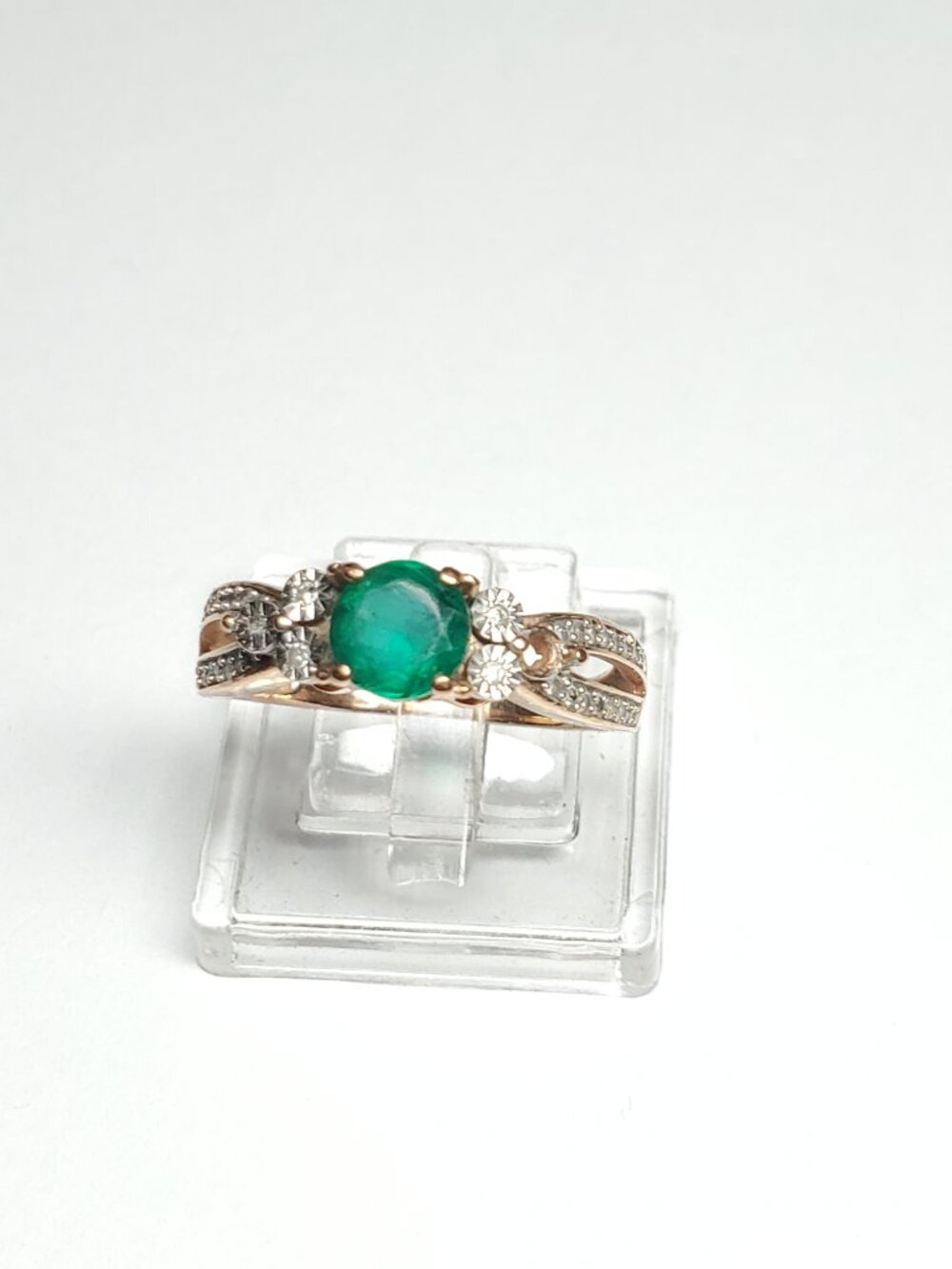 10k Rose Gold Green Stone and Diamond Ring